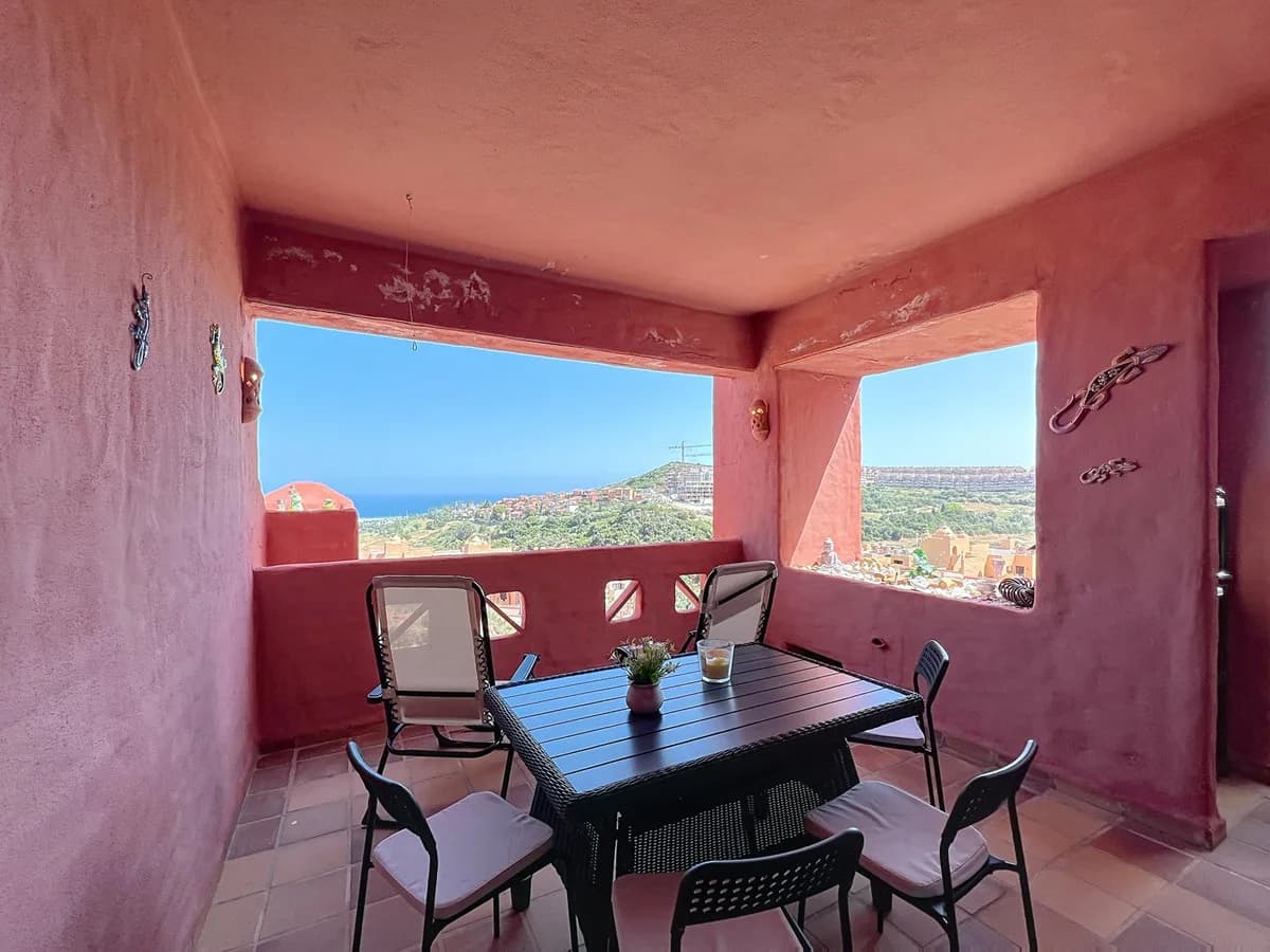 2 Bedroom Middle Floor Apartment for Sale in Manilva, Málaga - Image 6