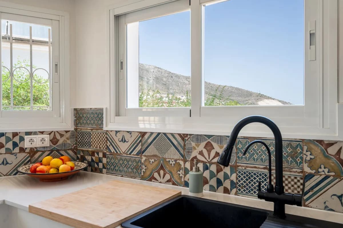 5 Bedroom Townhouse for Sale in Benalmadena Pueblo, Málaga - Image 9