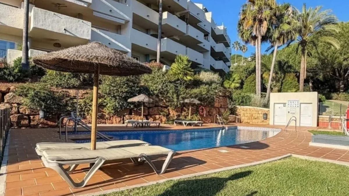 3 Bedroom Middle Floor Apartment for Sale in Marbella, Málaga