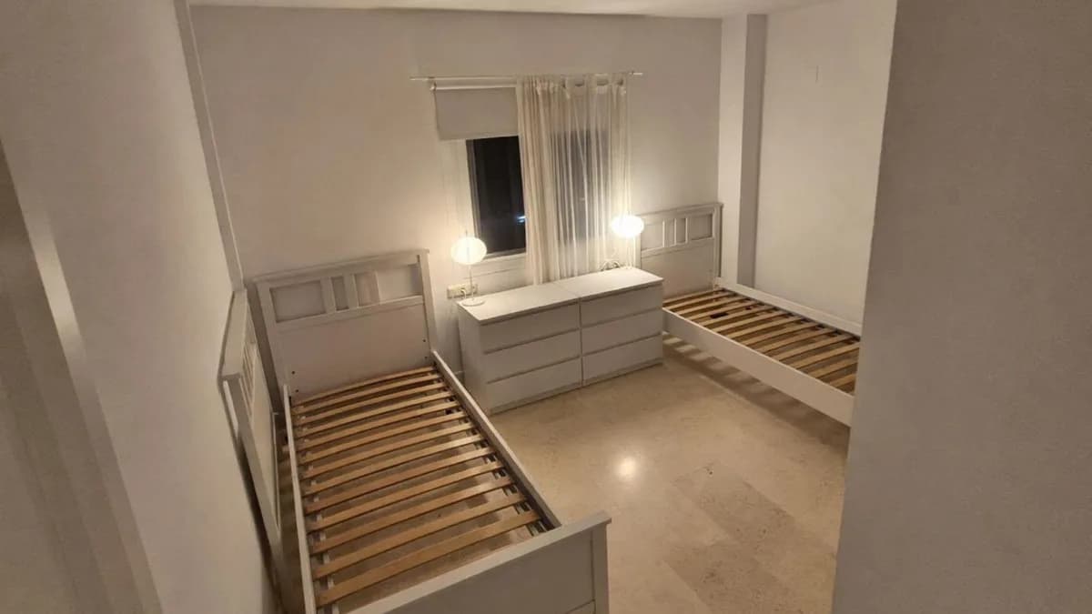 3 Bedroom Middle Floor Apartment for Sale in Marbella, Málaga - Image 9