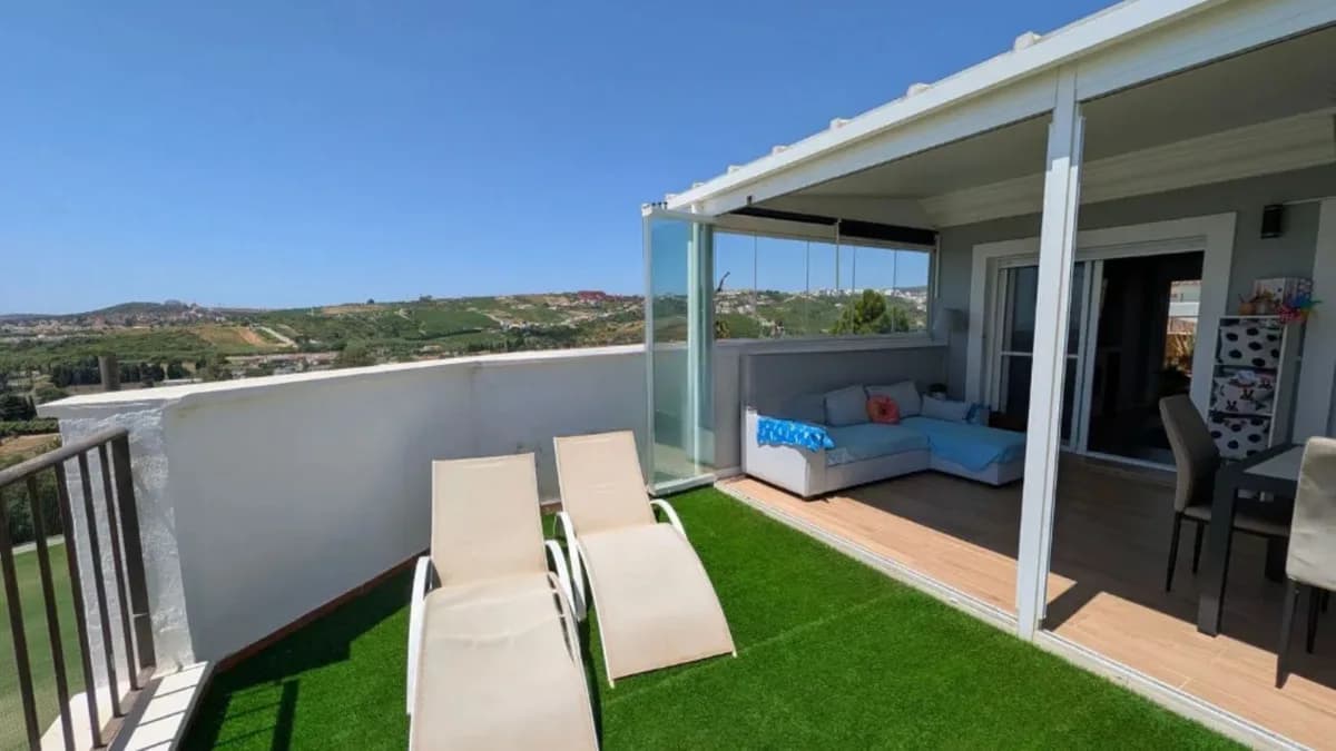 2 Bedroom Duplex for Sale in Casares, Málaga - Image 4