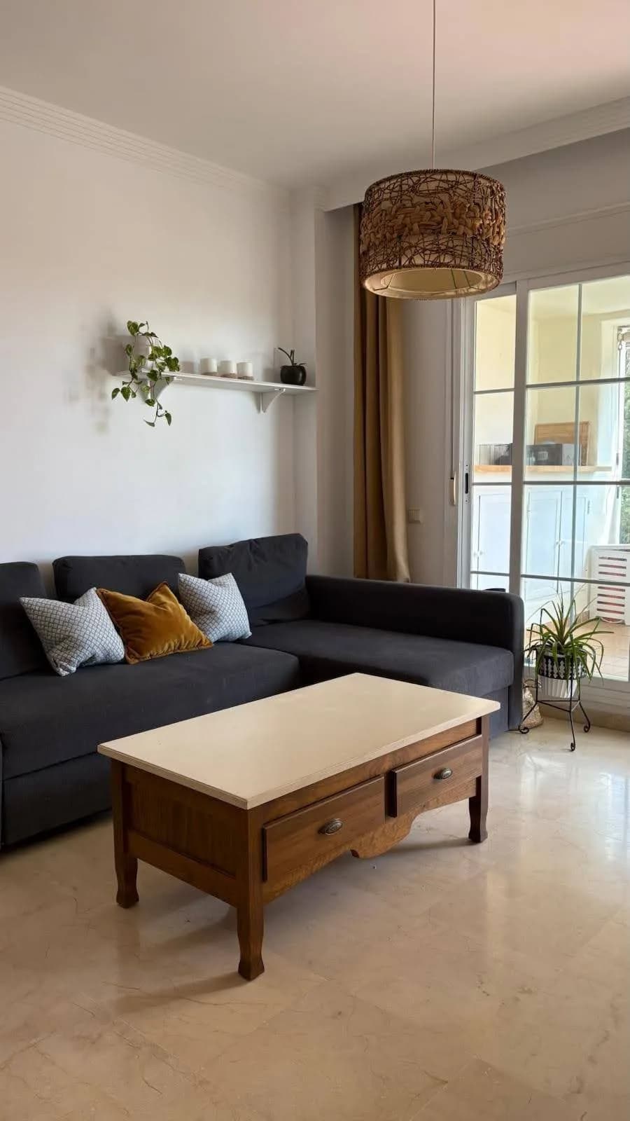 2 Bedroom Middle Floor Apartment for Sale in Benalmadena, Málaga - Image 4