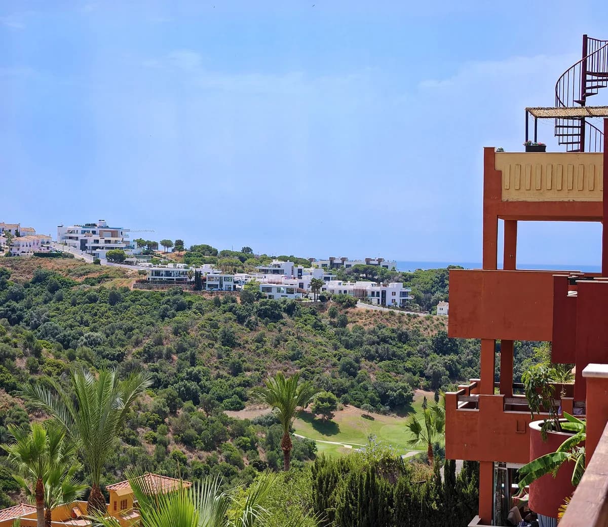 2 Bedroom Middle Floor Apartment for Sale in Reserva de Marbella, Málaga - Image 7