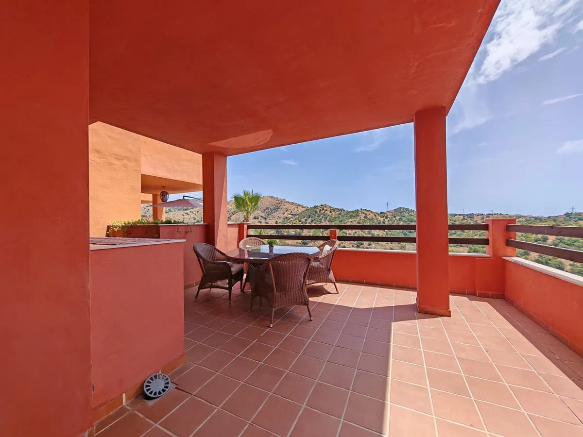 2 Bedroom Middle Floor Apartment for Sale in Reserva de Marbella, Málaga - Image 8