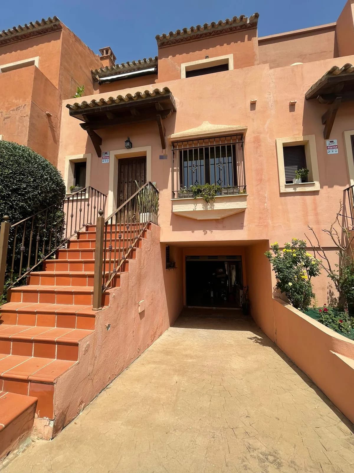 3 Bedroom Townhouse for Sale in Estepona, Málaga - Image 2