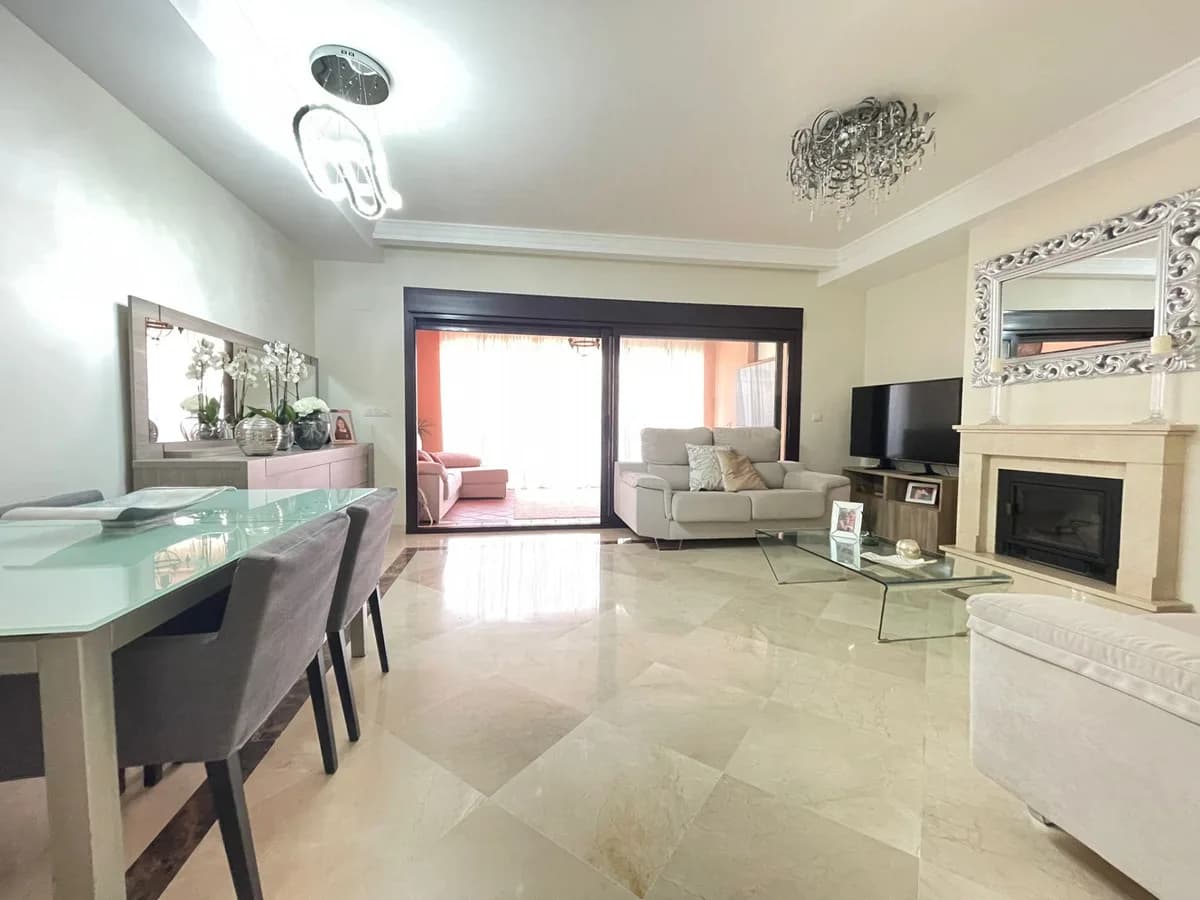 3 Bedroom Townhouse for Sale in Estepona, Málaga - Image 3