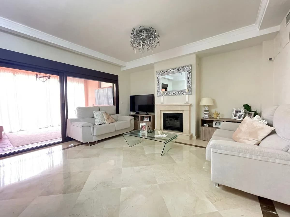 3 Bedroom Townhouse for Sale in Estepona, Málaga - Image 4