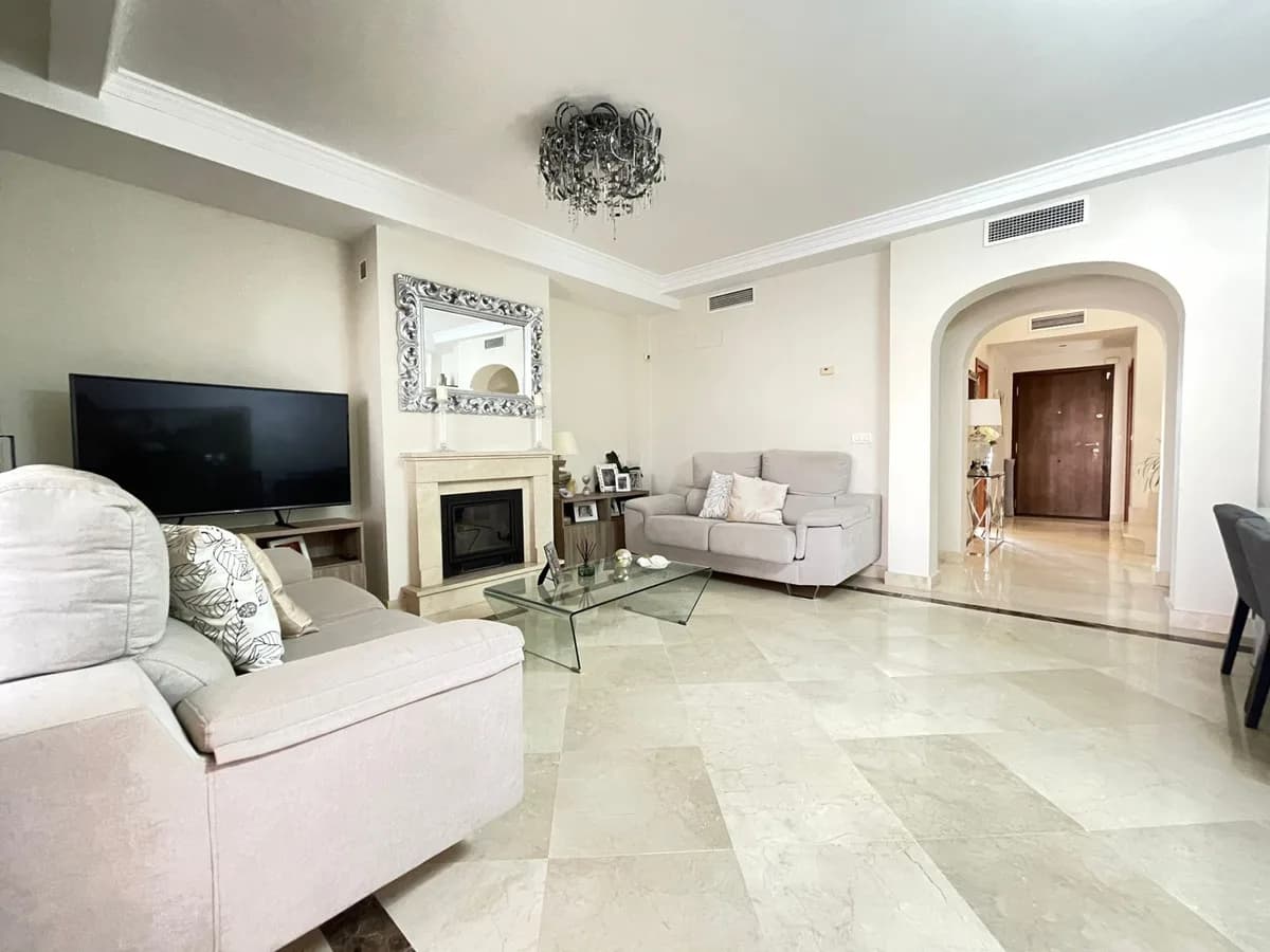 3 Bedroom Townhouse for Sale in Estepona, Málaga - Image 7