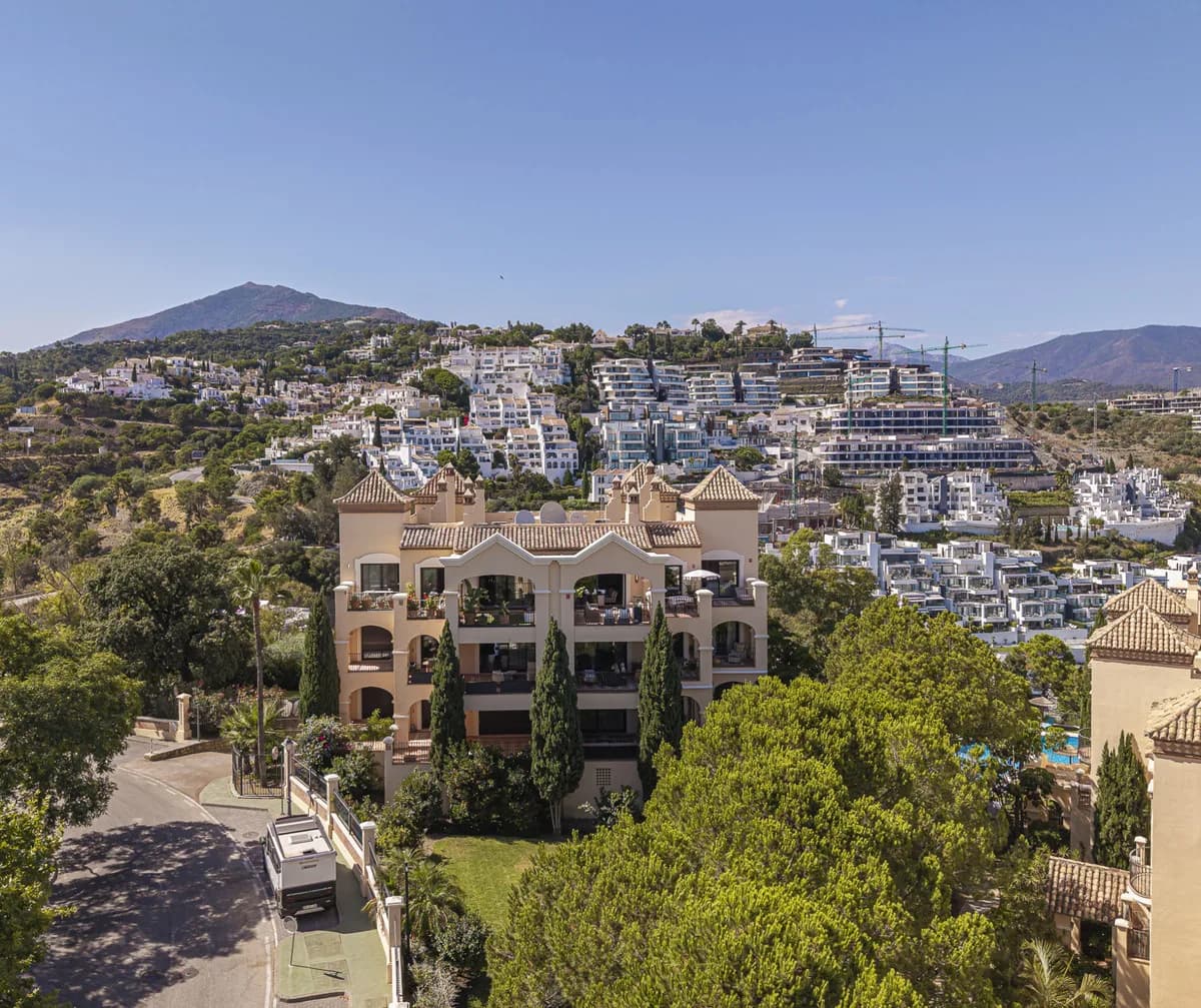 3 Bedroom Penthouse for Sale in La Quinta, Málaga - Image 7