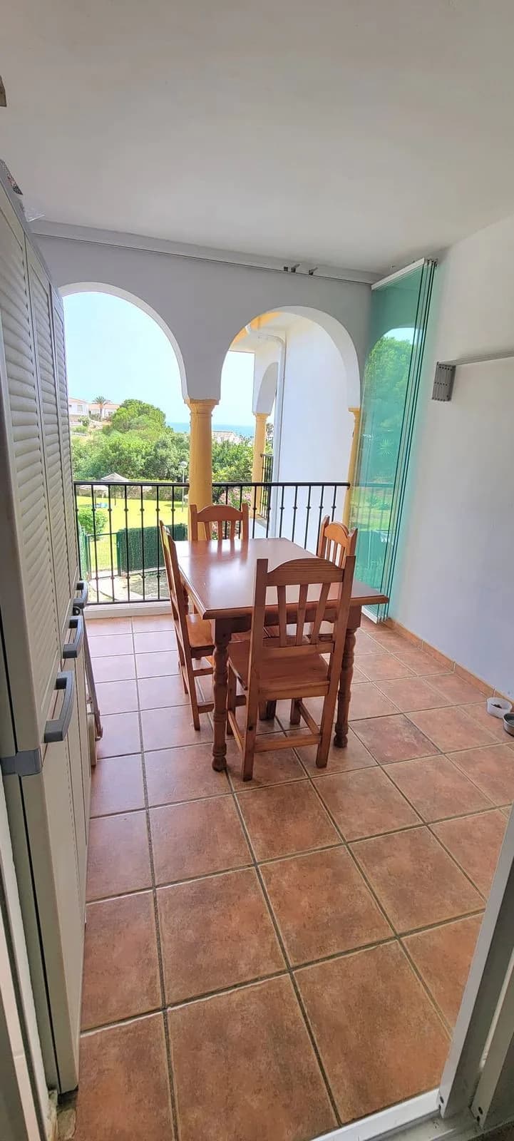 2 Bedroom Middle Floor Apartment for Sale in El Faro, Málaga - Image 2