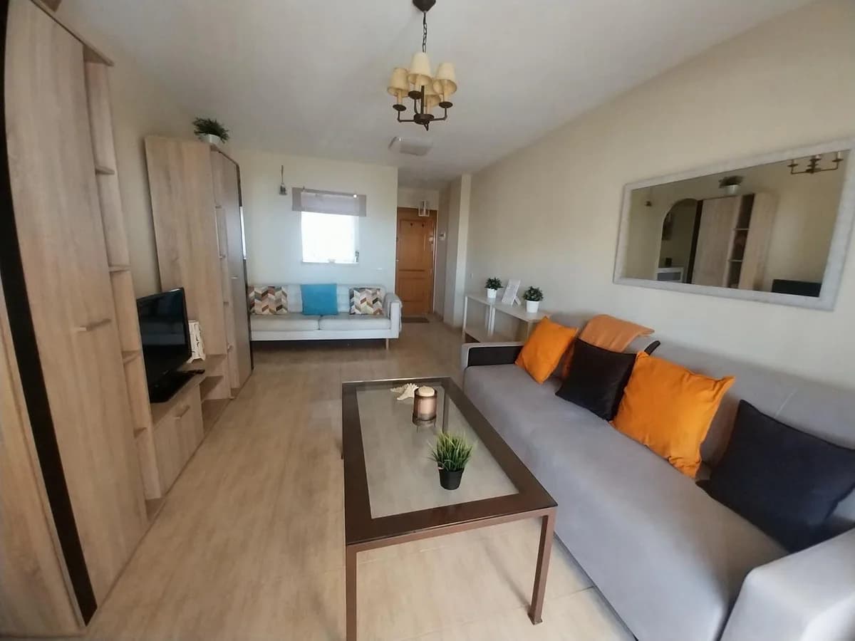 1 Bedroom Penthouse for Sale in Calahonda, Málaga - Image 2