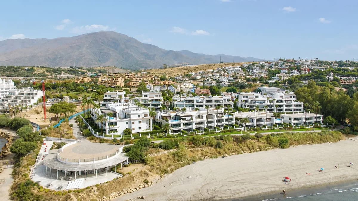 3 Bedroom Duplex for Sale in Estepona, Málaga