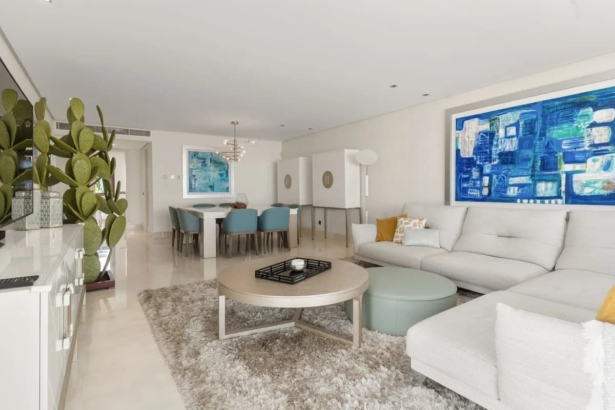 3 Bedroom Duplex for Sale in Estepona, Málaga - Image 4