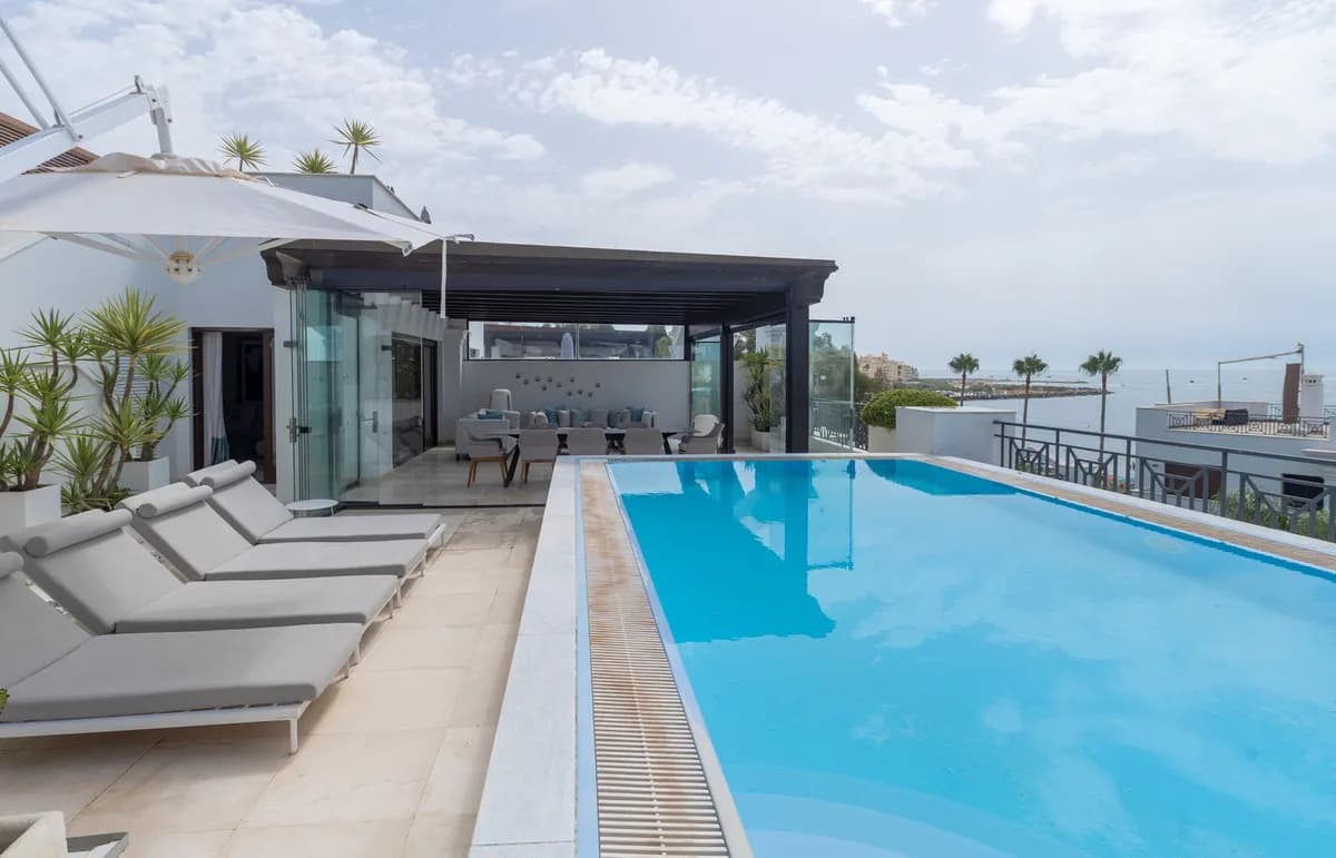 3 Bedroom Duplex for Sale in Estepona, Málaga - Image 8