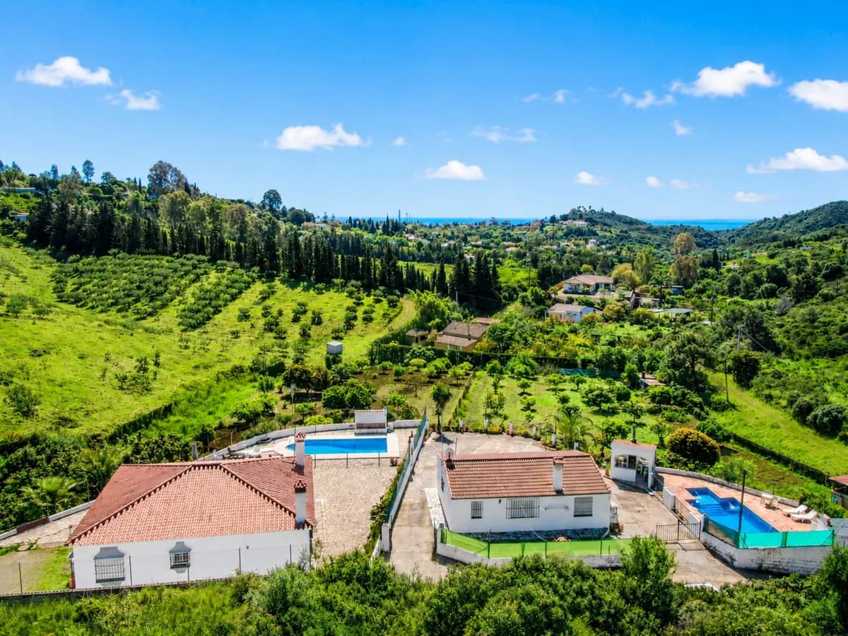 6 Bedroom Finca - Cortijo for Sale in Estepona, Málaga