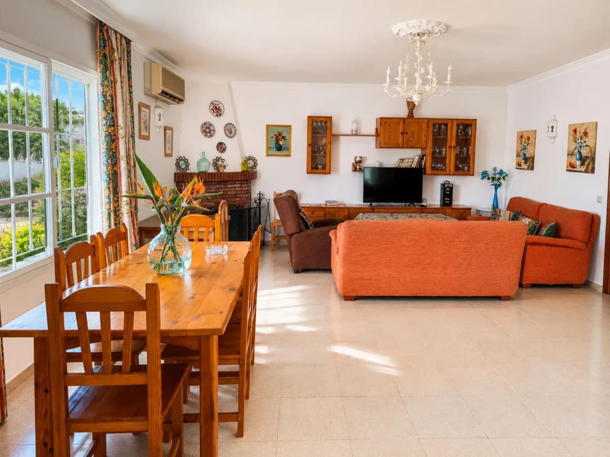 6 Bedroom Finca - Cortijo for Sale in Estepona, Málaga - Image 5