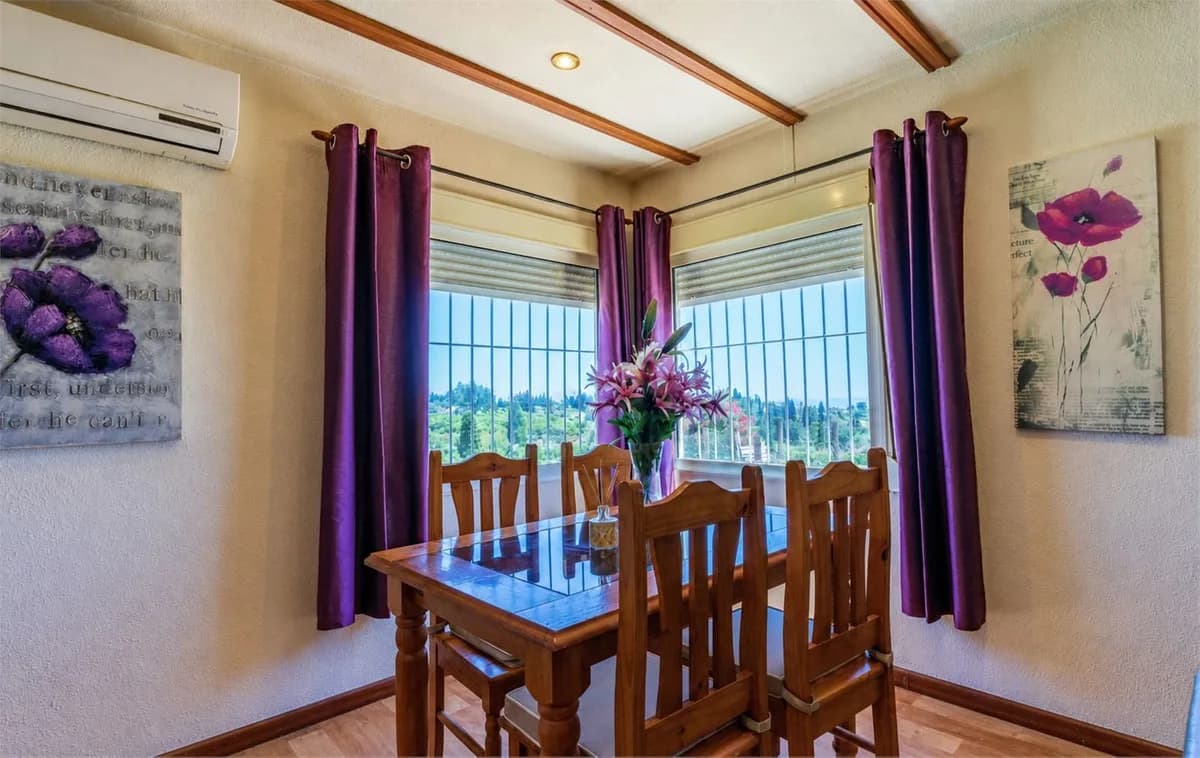 3 Bedroom Finca - Cortijo for Sale in Estepona, Málaga - Image 2