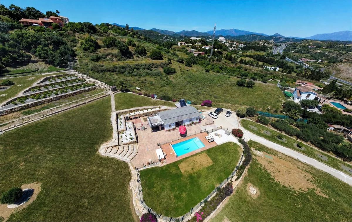 3 Bedroom Finca - Cortijo for Sale in Estepona, Málaga - Image 8