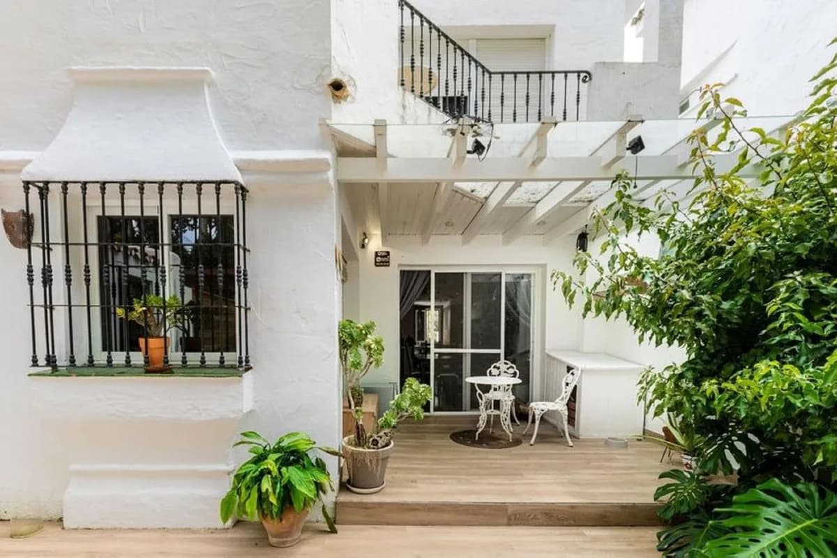 3 Bedroom Townhouse for Sale in Nueva Andalucía, Málaga - Image 2