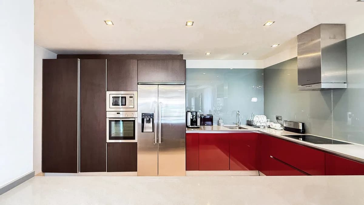 3 Bedroom Middle Floor Apartment for Sale in Benahavís, Málaga - Image 8