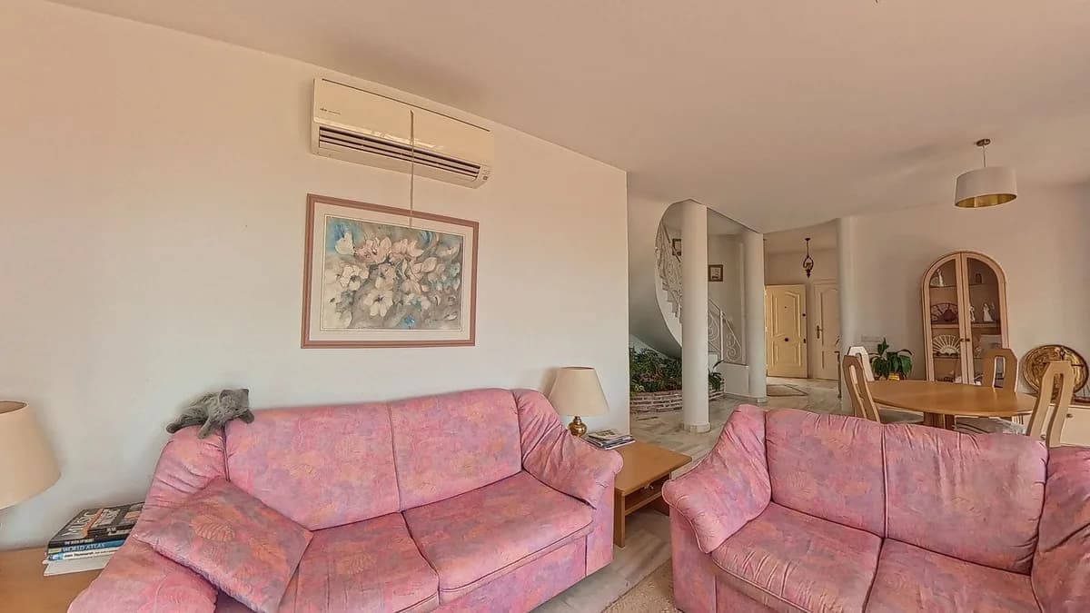 4 Bedroom Detached Villa for Sale in Valtocado, Málaga - Image 8