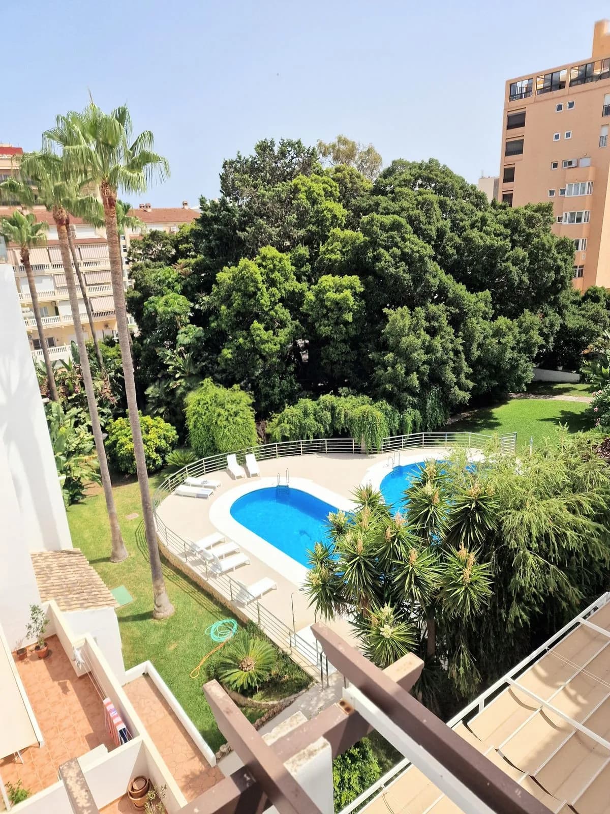 4 Bedroom Penthouse Duplex for Sale in La Carihuela, Málaga - Image 2