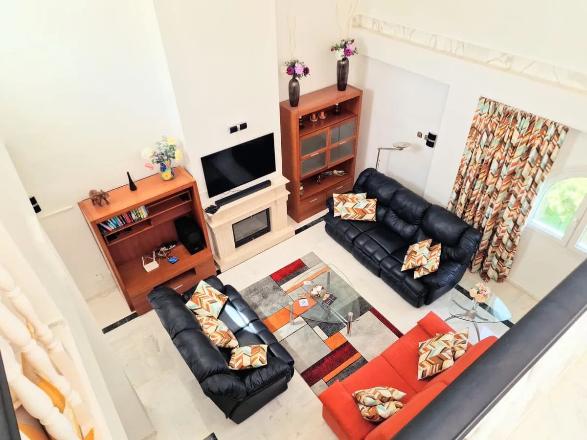 4 Bedroom Penthouse Duplex for Sale in La Carihuela, Málaga - Image 3