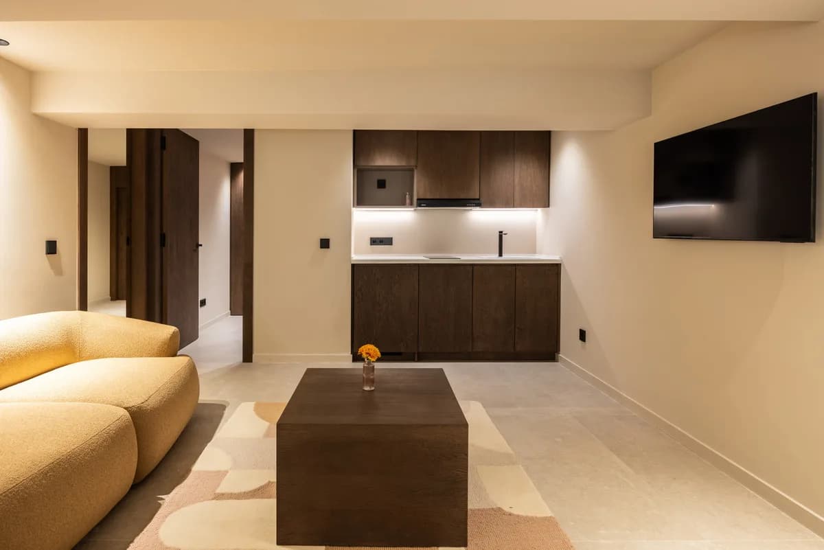 5 Bedroom Detached Villa for Sale in Nueva Andalucía, Málaga - Image 7