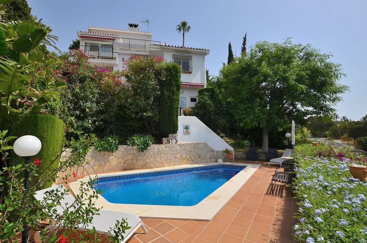 3 Bedroom Detached Villa for Sale in Benalmadena Costa, Málaga