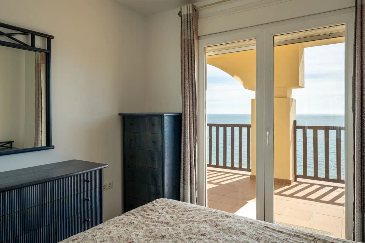 2 Bedroom Ground Floor Apartment for Sale in Benalmadena, Málaga - Image 3