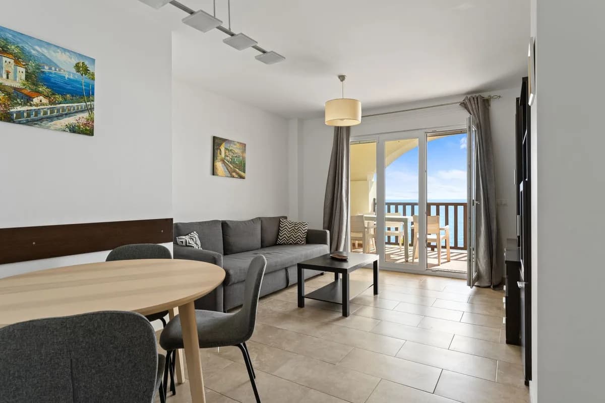 2 Bedroom Ground Floor Apartment for Sale in Benalmadena, Málaga - Image 4
