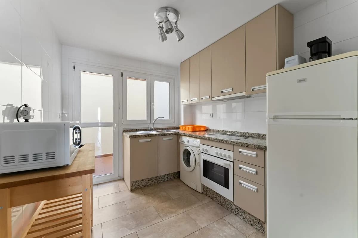 2 Bedroom Ground Floor Apartment for Sale in Benalmadena, Málaga - Image 5