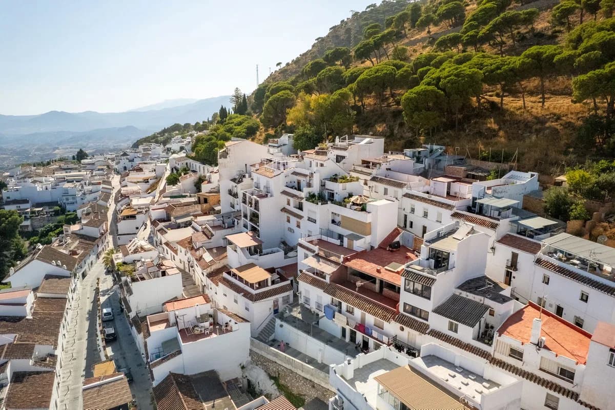 4 Bedroom Townhouse for Sale in Mijas, Málaga - Image 3