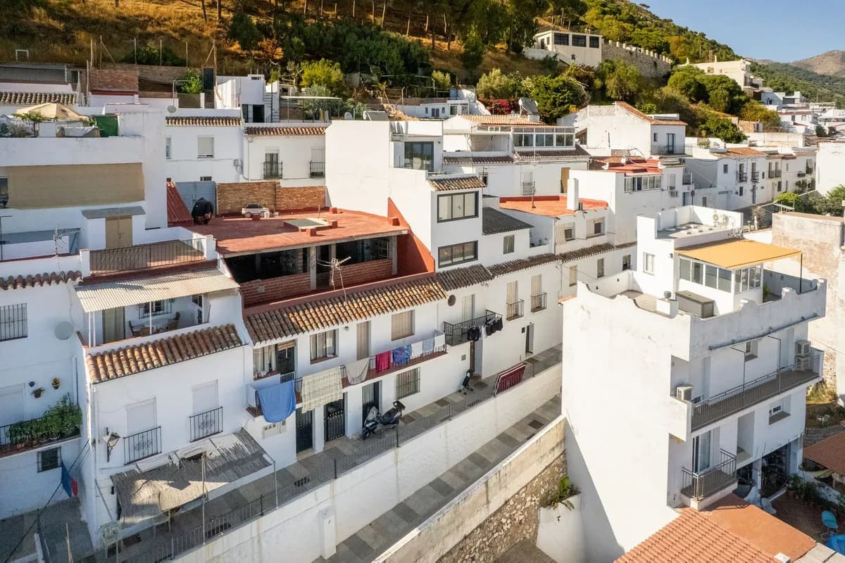 4 Bedroom Townhouse for Sale in Mijas, Málaga - Image 4