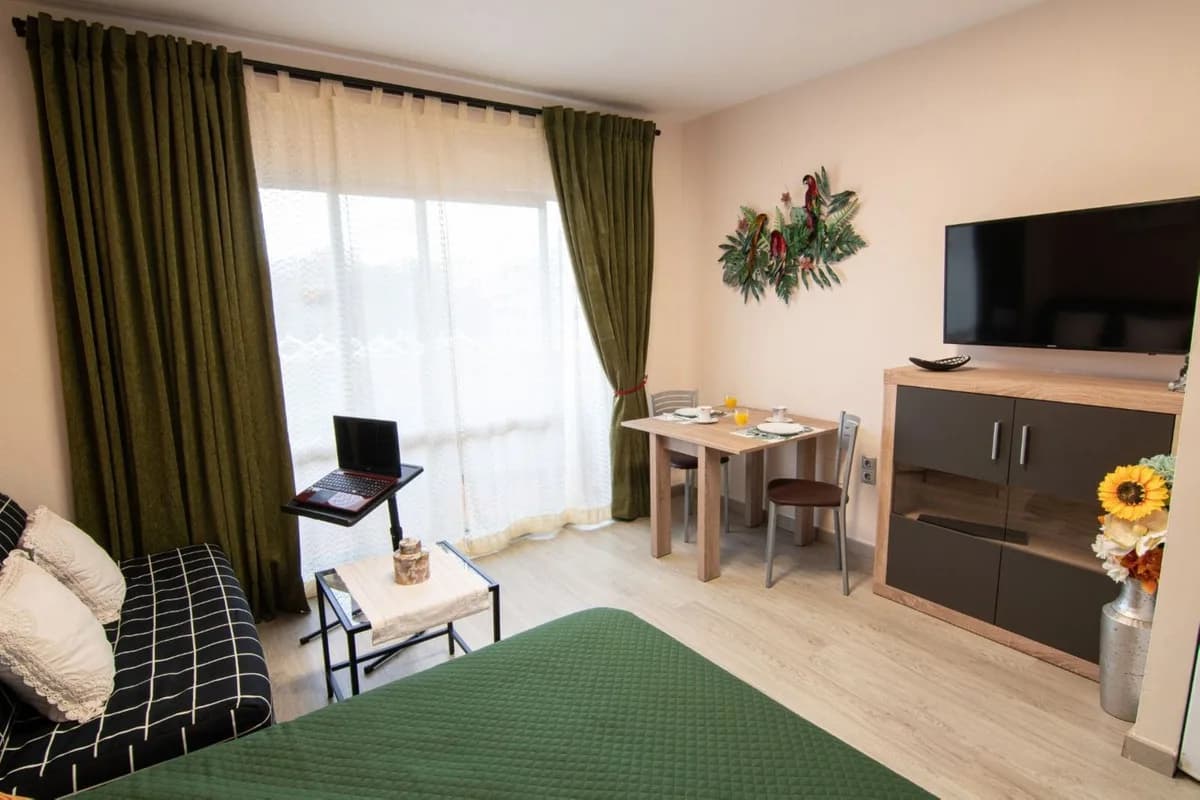 Middle Floor Studio for Sale in Benalmadena, Málaga - Image 3