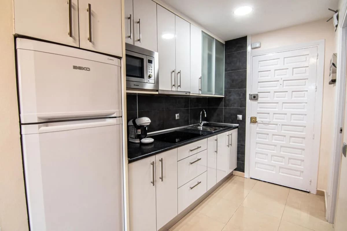 Middle Floor Studio for Sale in Benalmadena, Málaga - Image 9