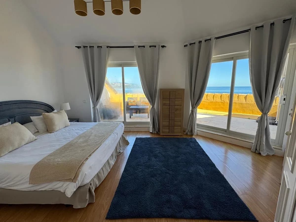 3 Bedroom Penthouse for Sale in Sotogrande Puerto, Cádiz - Image 5