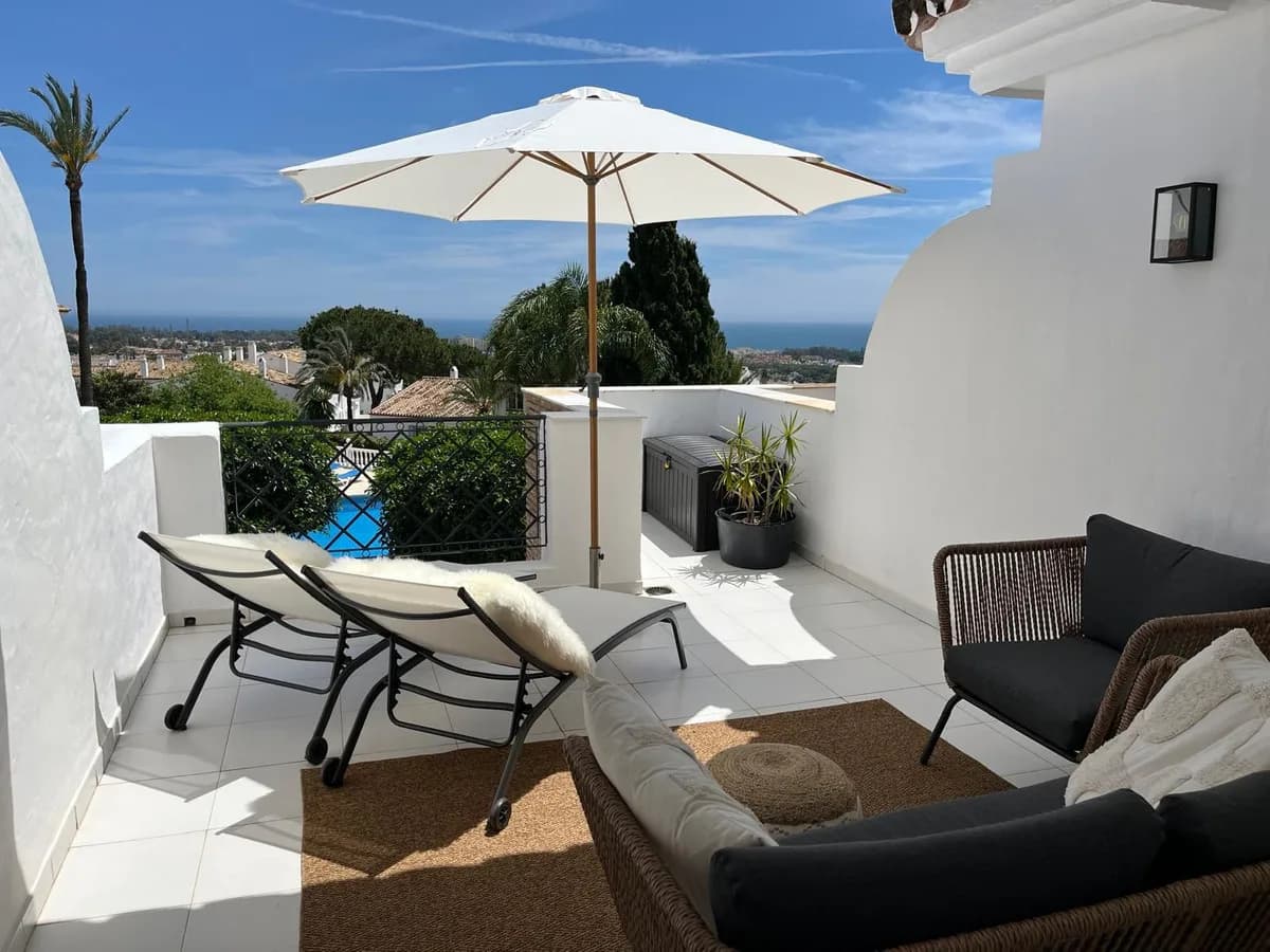 2 Bedroom Duplex for Sale in El Paraiso, Málaga