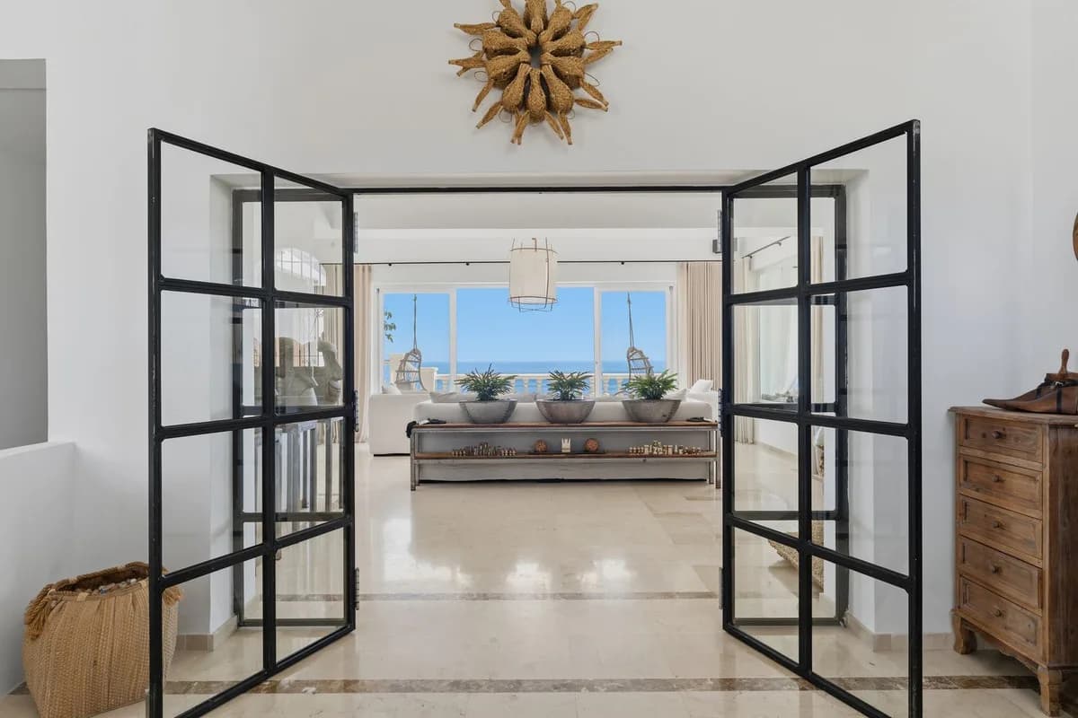 11 Bedroom Detached Villa for Sale in Mijas, Málaga - Image 2