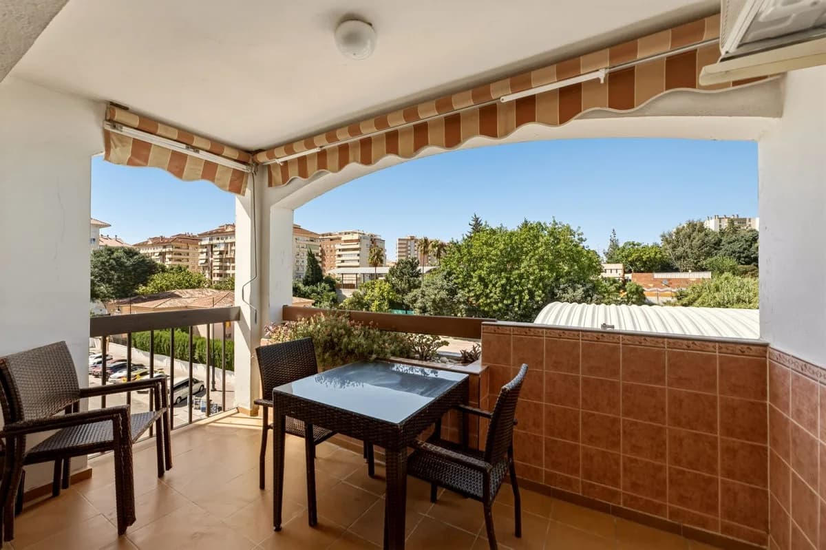 3 Bedroom Middle Floor Apartment for Sale in Fuengirola, Málaga