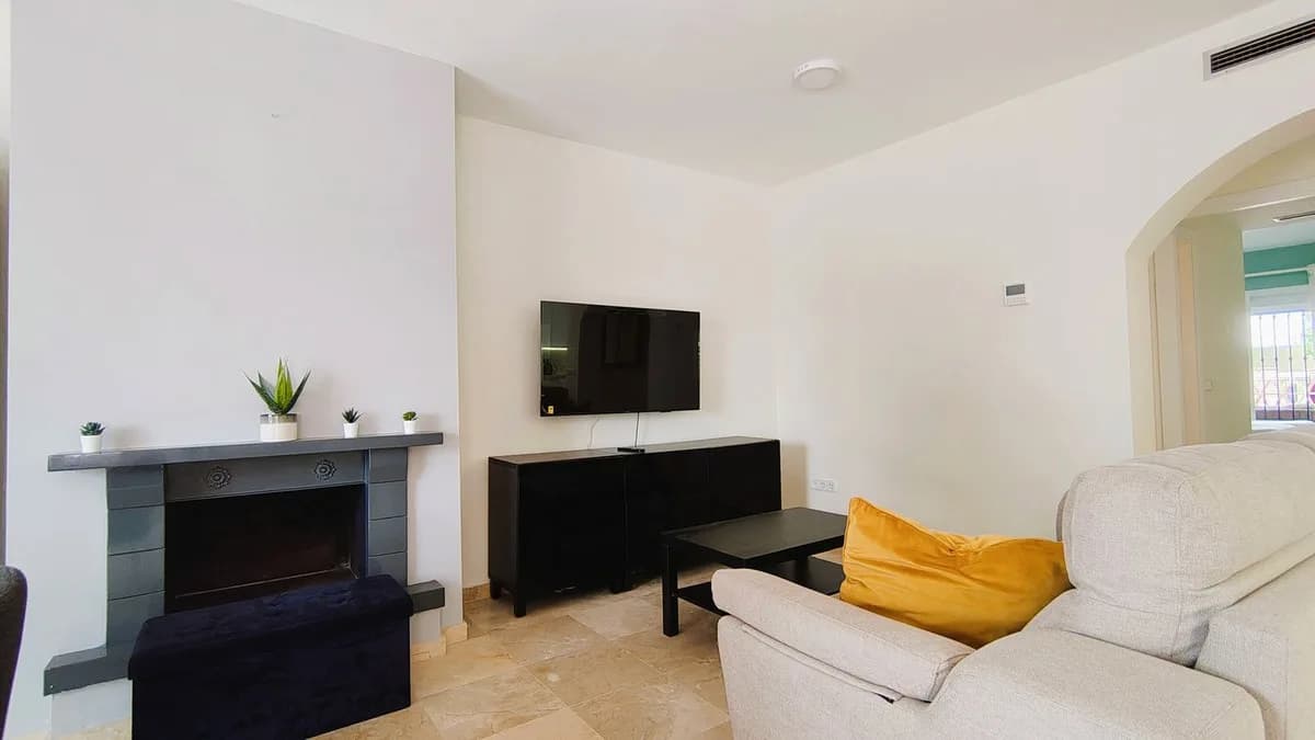 2 Bedroom Middle Floor Apartment for Sale in Nueva Andalucía, Málaga - Image 7