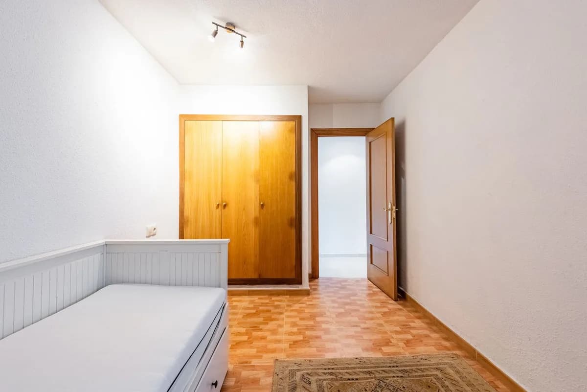 1 Bedroom Ground Floor Apartment for Sale in Benahavís, Málaga - Image 5