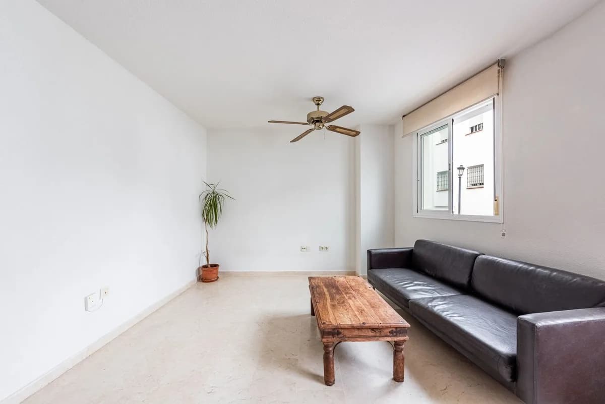 1 Bedroom Ground Floor Apartment for Sale in Benahavís, Málaga - Image 7