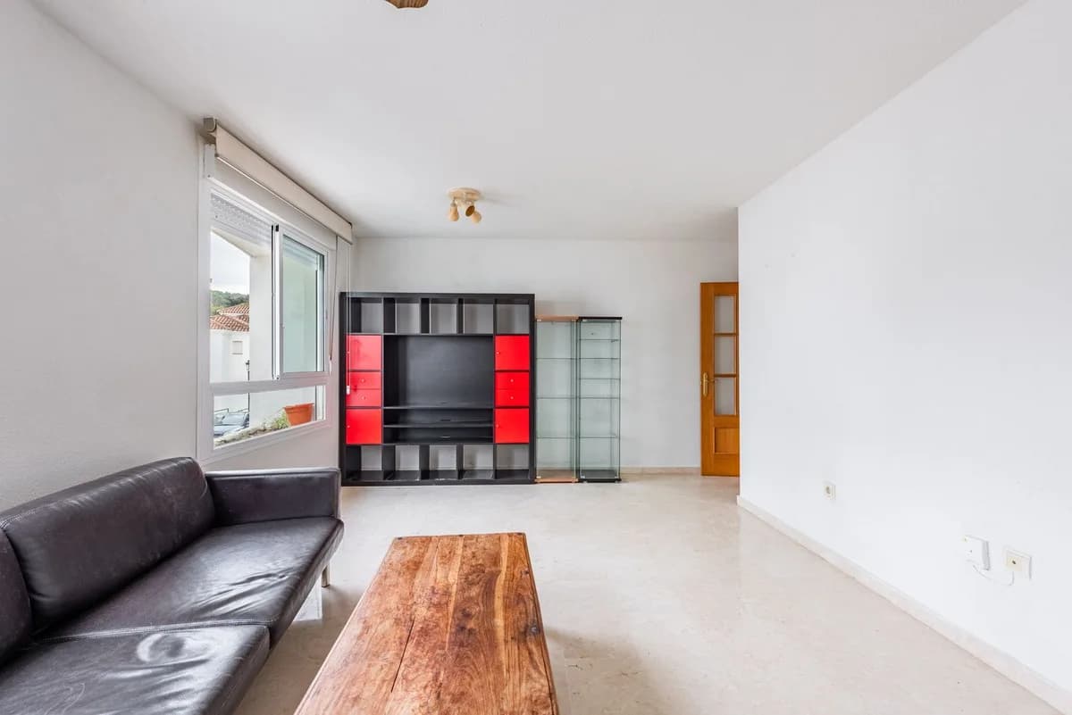 1 Bedroom Ground Floor Apartment for Sale in Benahavís, Málaga - Image 9