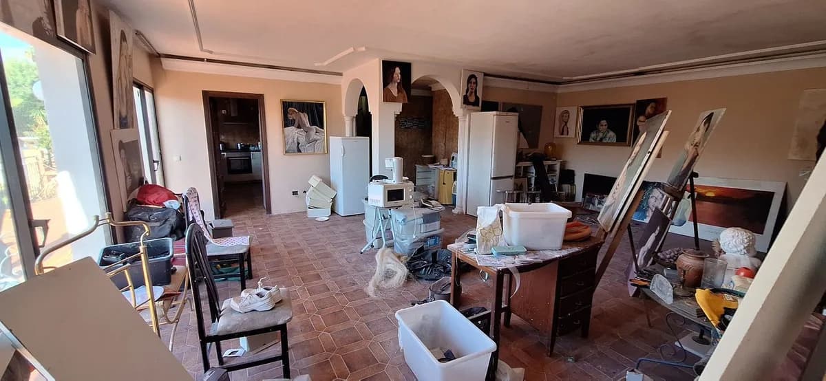 4 Bedroom Detached Villa for Sale in Torreblanca, Málaga - Image 7