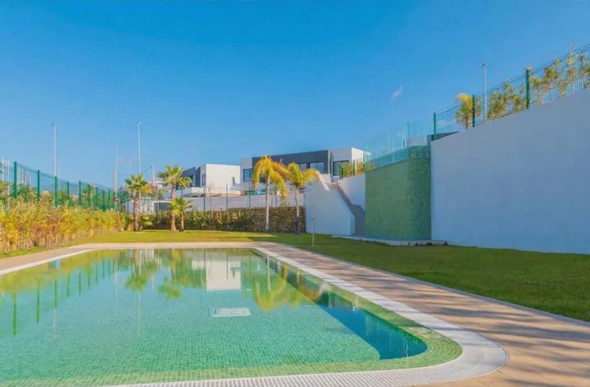 3 Bedroom Detached Villa for Sale in Estepona, Málaga - Image 2