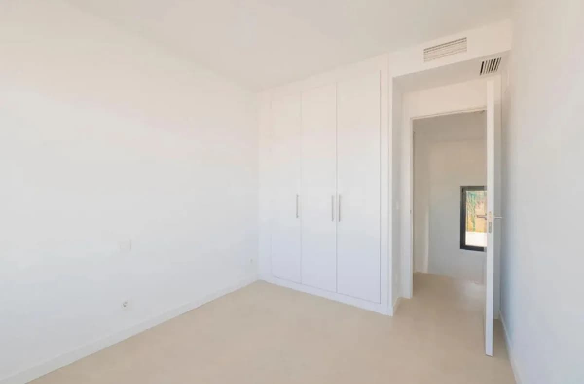 3 Bedroom Detached Villa for Sale in Estepona, Málaga - Image 9