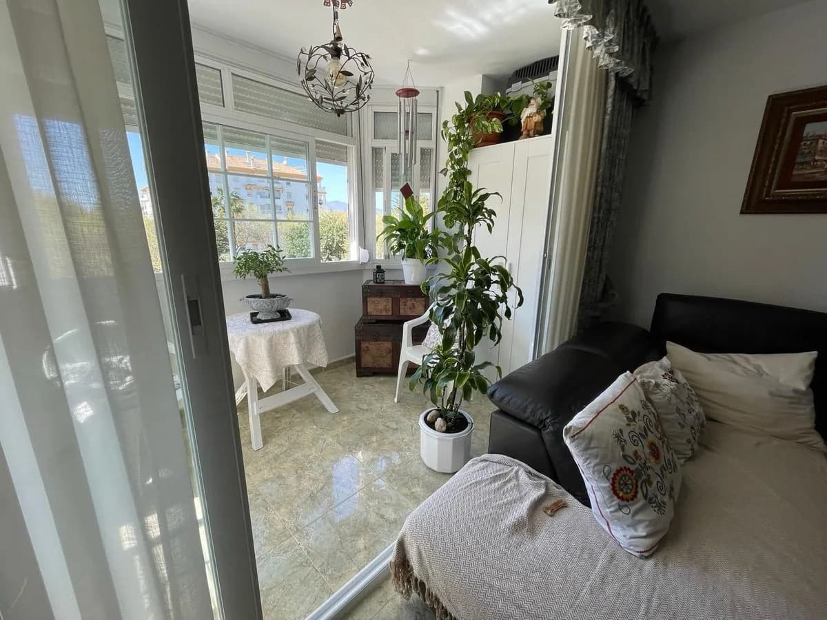 4 Bedroom Middle Floor Apartment for Sale in San Pedro de Alcántara, Málaga