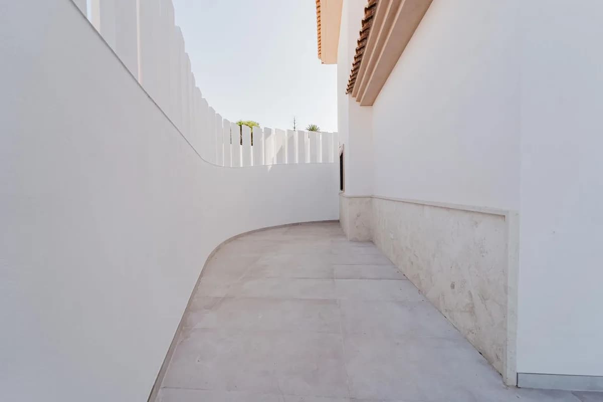 3 Bedroom Detached Villa for Sale in La Cala de Mijas, Málaga - Image 8