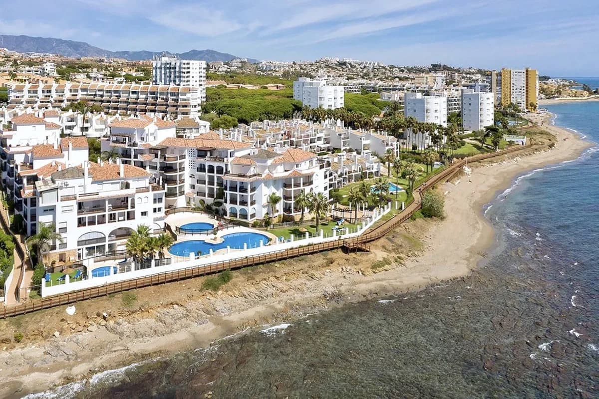 2 Bedroom Ground Floor Apartment for Sale in Calahonda, Málaga
